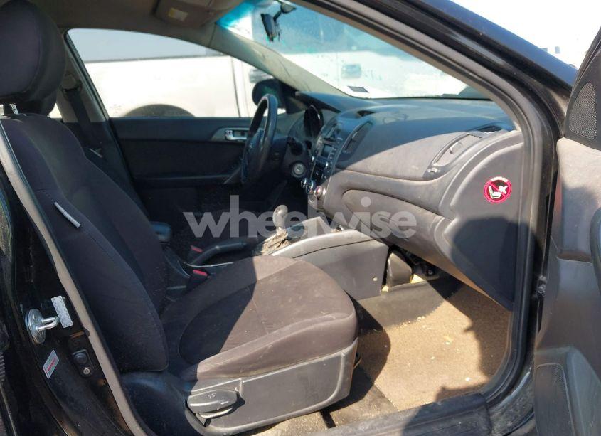 Photo 5 of 2013 Kia Forte EX (VIN KNAFU4A23D5730741)