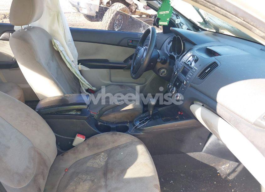 Photo 5 of 2010 Kia Forte EX (VIN KNAFU4A24A5862810)