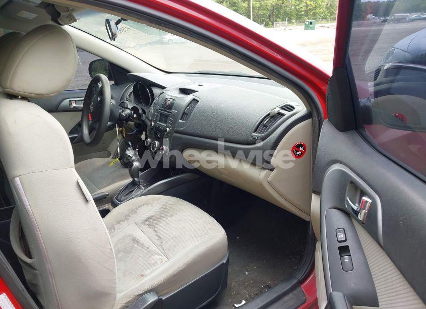 Photo 5 of 2013 Kia Forte EX (VIN KNAFU4A25D5647487)