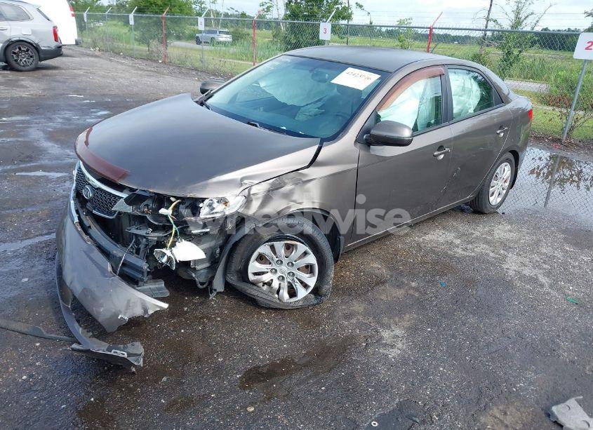 Photo 2 of 2013 Kia Forte EX (VIN KNAFU4A26D5727719)