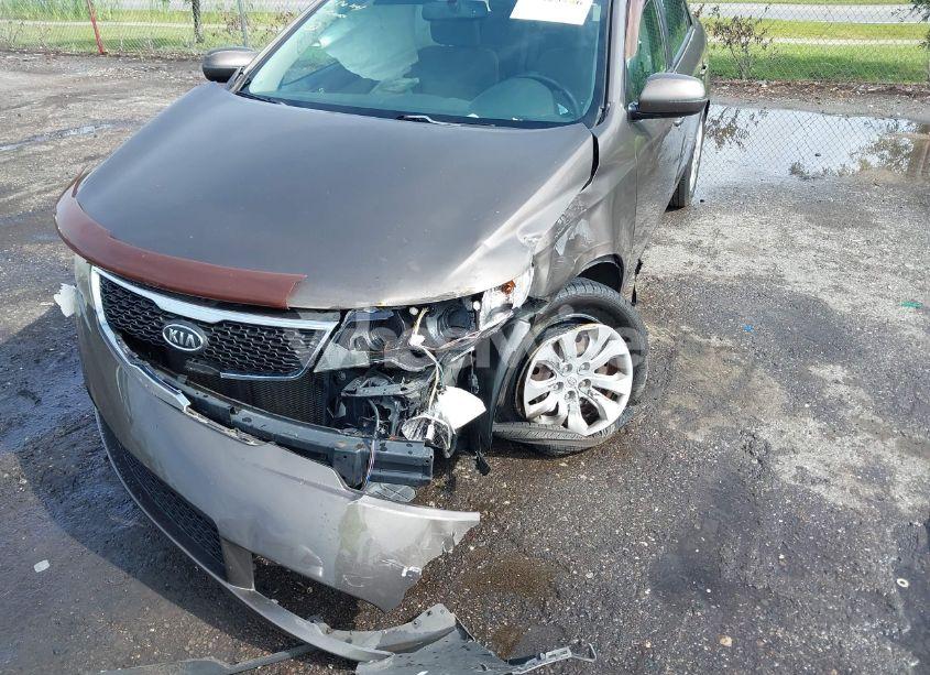 Photo 6 of 2013 Kia Forte EX (VIN KNAFU4A26D5727719)