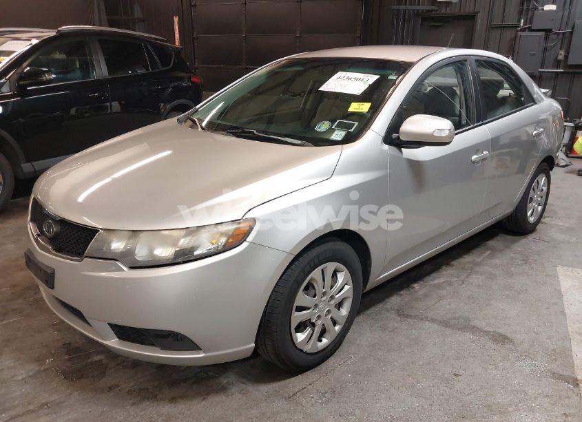 Photo 2 of 2010 Kia Forte EX (VIN KNAFU4A27A5061837)