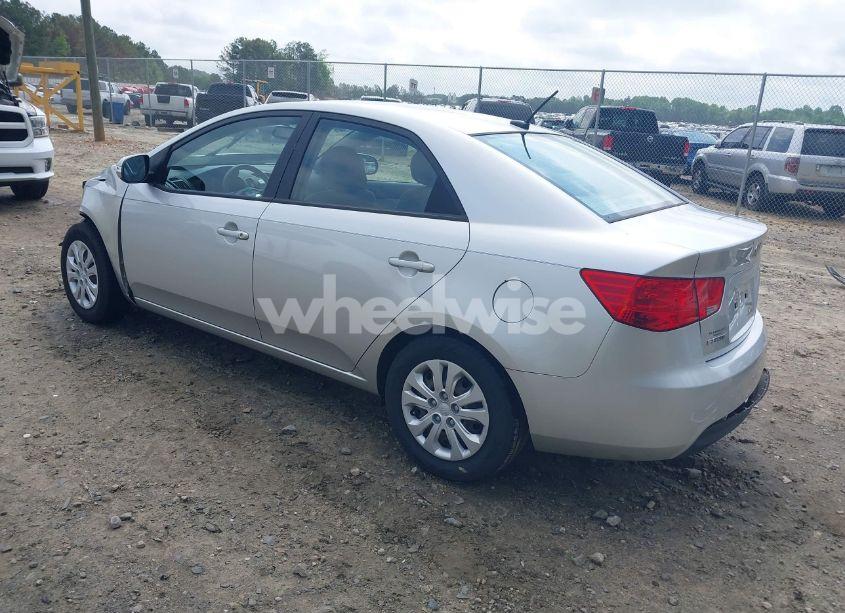 Photo 3 of 2010 Kia Forte EX (VIN KNAFU4A27A5834628)