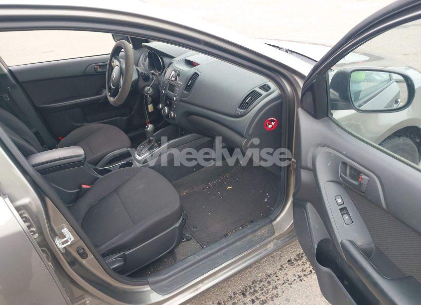 Photo 5 of 2012 Kia Forte EX (VIN KNAFU4A27C5527317)