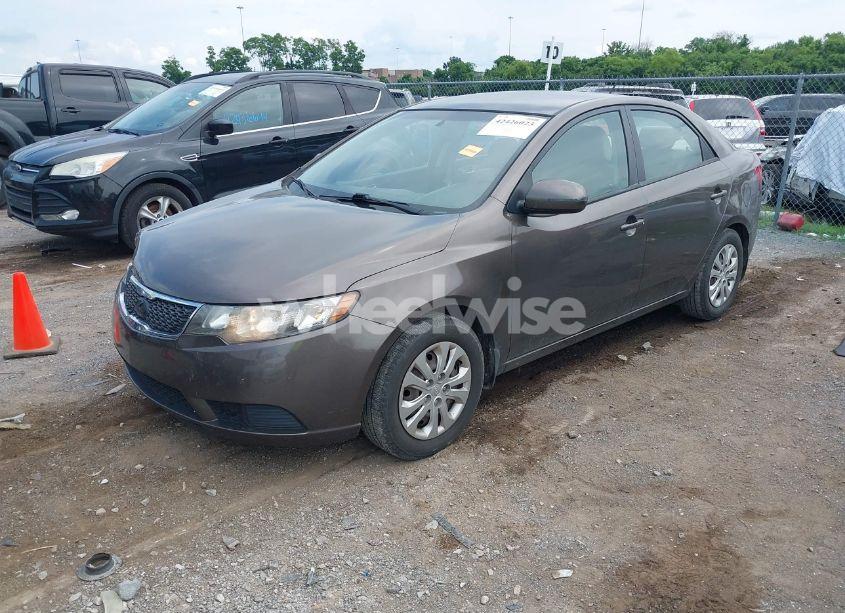 Photo 2 of 2013 Kia Forte EX (VIN KNAFU4A27D5655087)