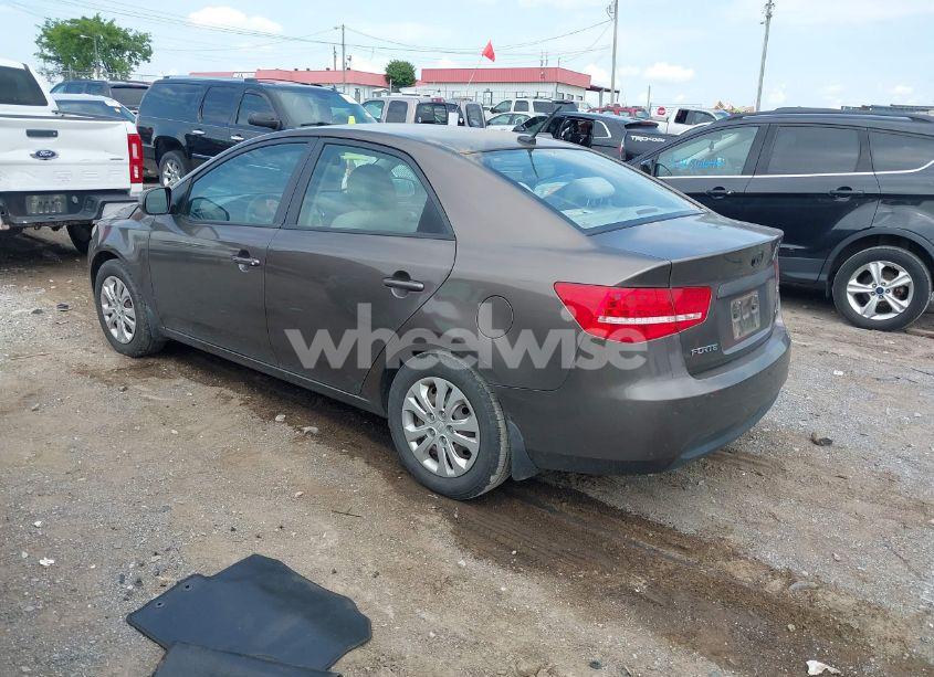 Photo 3 of 2013 Kia Forte EX (VIN KNAFU4A27D5655087)