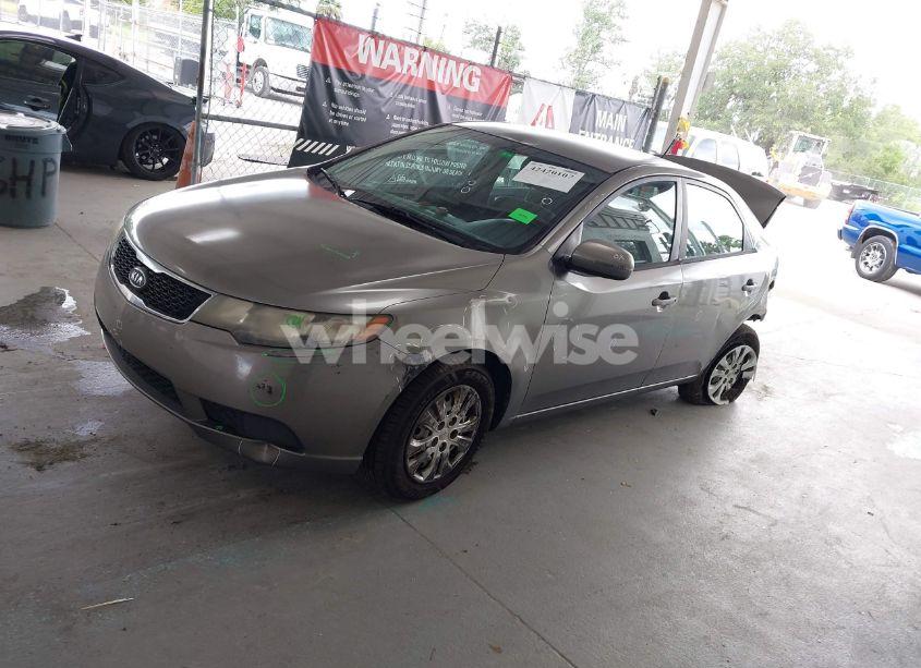 Photo 2 of 2013 Kia Forte EX (VIN KNAFU4A27D5665800)