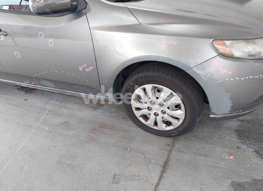 Photo 6 of 2013 Kia Forte EX (VIN KNAFU4A27D5665800)