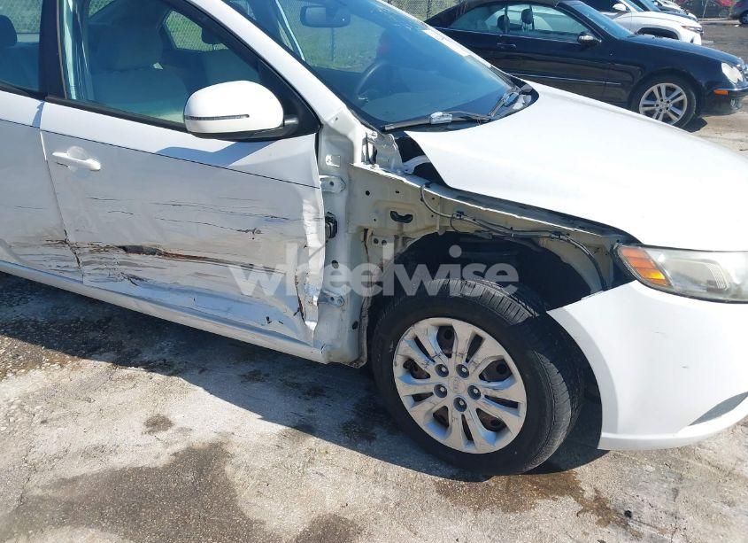 Photo 6 of 2013 Kia Forte EX (VIN KNAFU4A27D5695542)