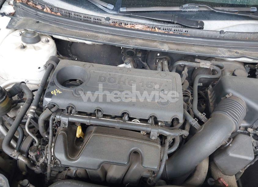 Photo 10 of 2010 Kia Forte EX (VIN KNAFU4A29A5858736)