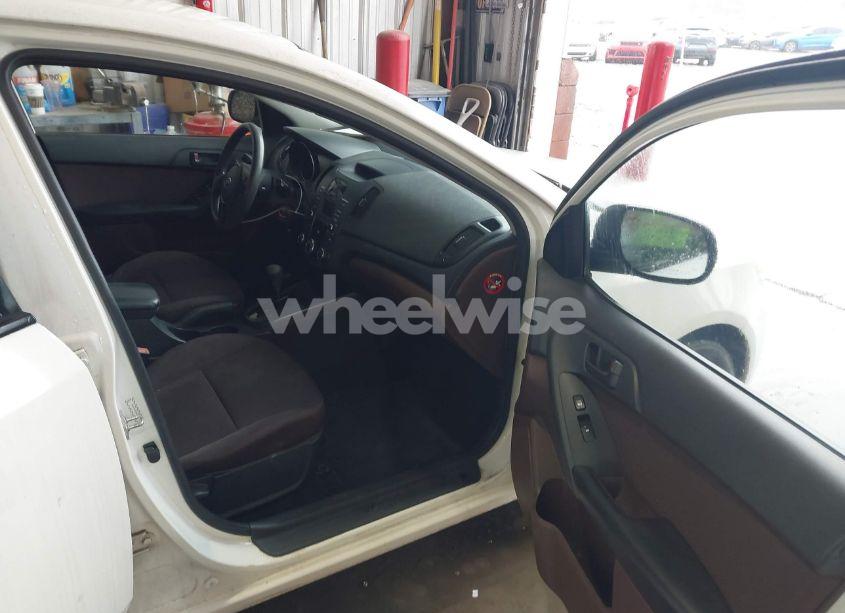 Photo 5 of 2010 Kia Forte EX (VIN KNAFU4A29A5858736)