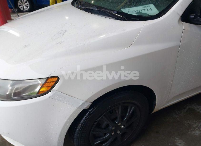 Photo 6 of 2010 Kia Forte EX (VIN KNAFU4A29A5858736)