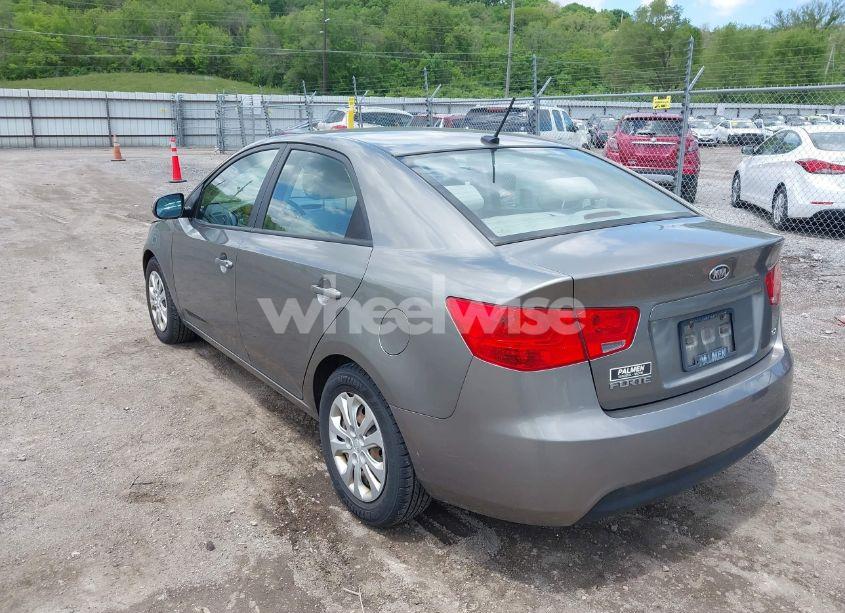 Photo 3 of 2011 Kia Forte EX (VIN KNAFU4A29B5396261)