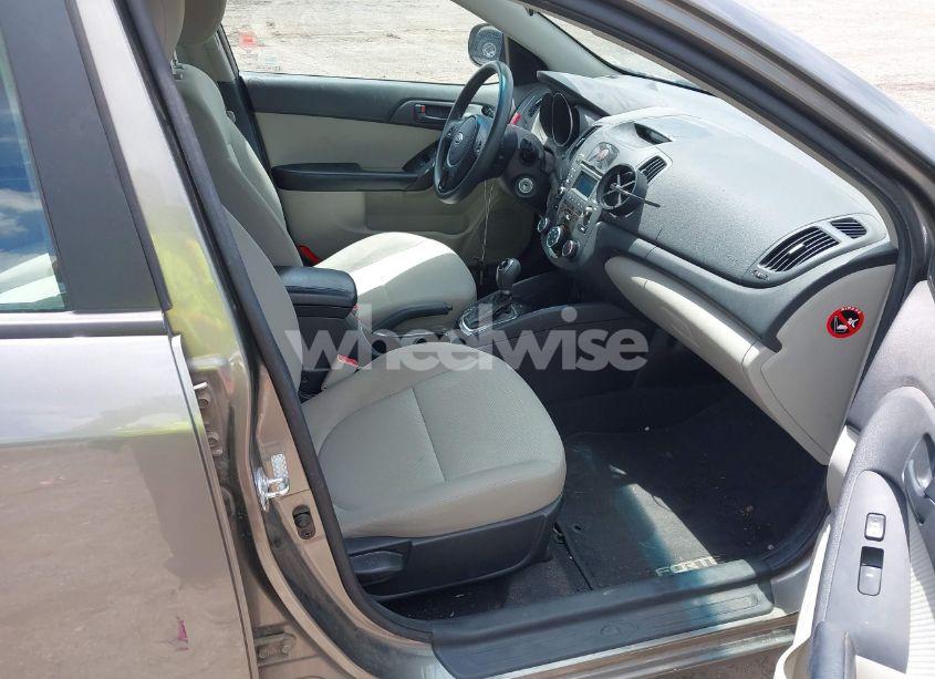 Photo 5 of 2011 Kia Forte EX (VIN KNAFU4A29B5396261)