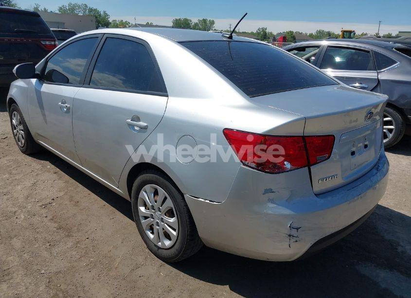 Photo 3 of 2010 Kia Forte EX (VIN KNAFU4A2XA5838916)