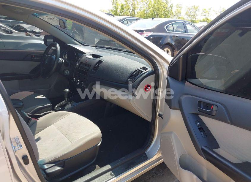 Photo 5 of 2010 Kia Forte EX (VIN KNAFU4A2XA5838916)