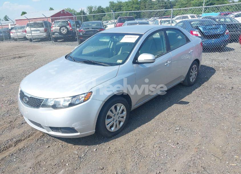 Photo 2 of 2013 Kia Forte EX (VIN KNAFU4A2XD5645511)