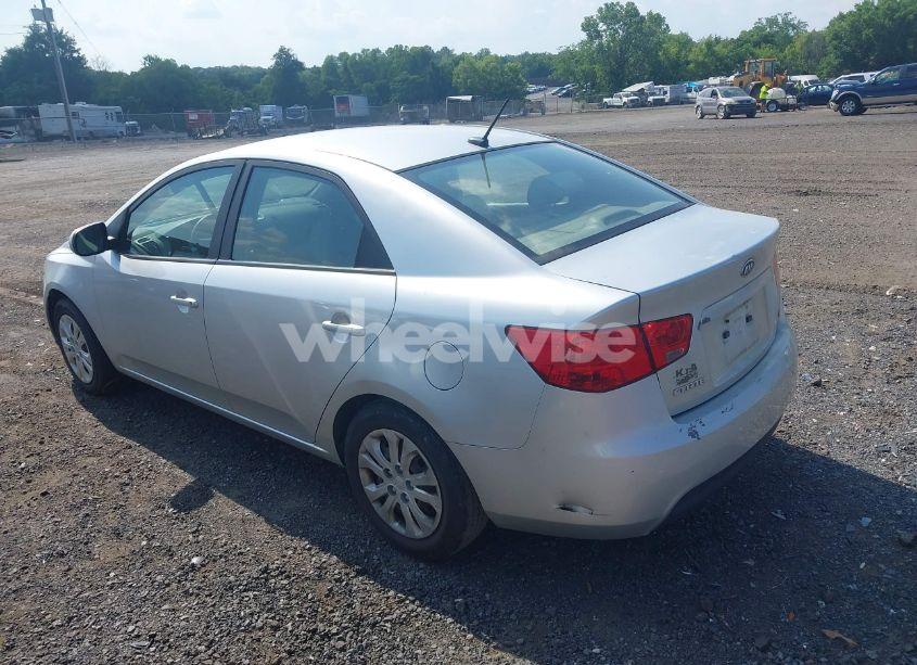 Photo 3 of 2013 Kia Forte EX (VIN KNAFU4A2XD5645511)