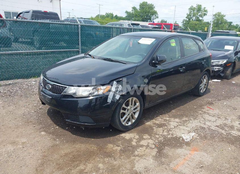 Photo 2 of 2011 Kia Forte EX (VIN KNAFU5A22B5328860)