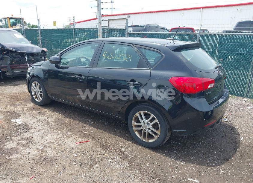Photo 3 of 2011 Kia Forte EX (VIN KNAFU5A22B5328860)