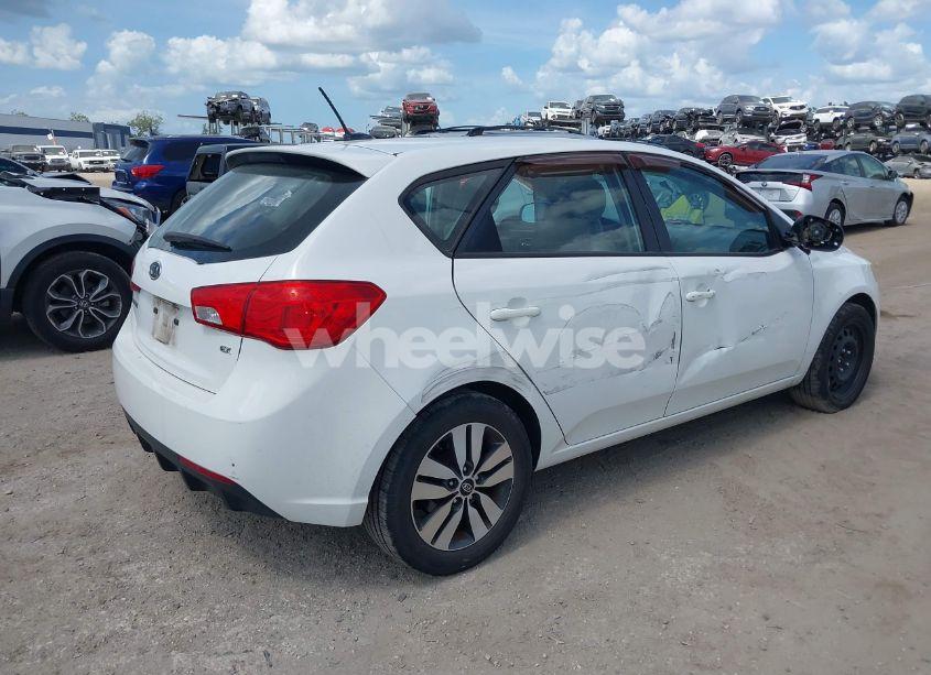 Photo 4 of 2013 Kia Forte EX (VIN KNAFU5A22D5695440)