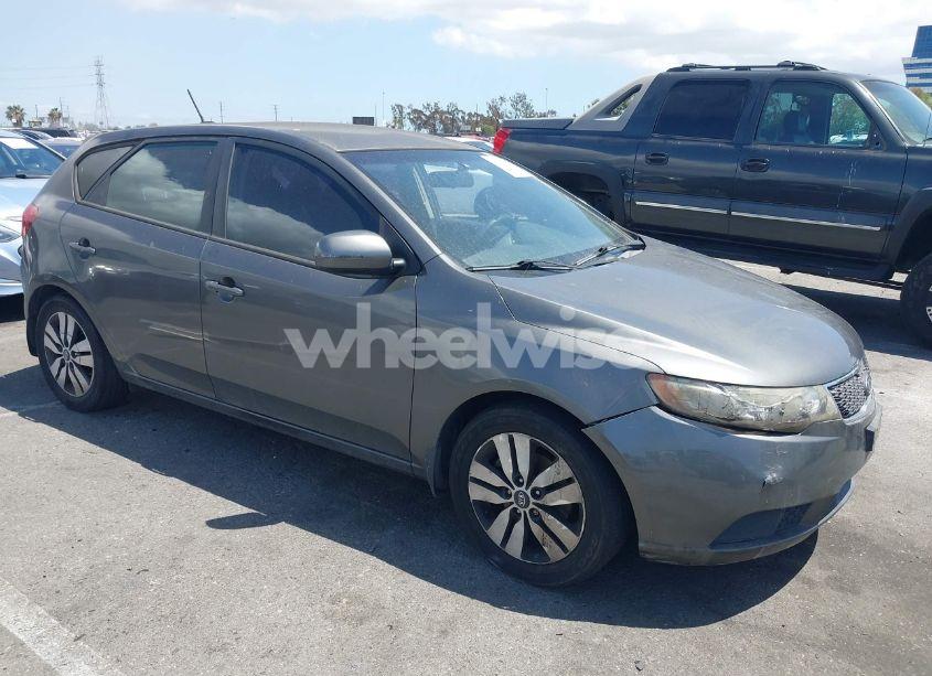2013 Kia Forte EX (VIN KNAFU5A22D5701964) main photo