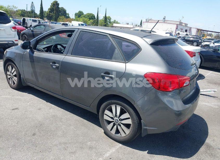 Photo 3 of 2013 Kia Forte EX (VIN KNAFU5A22D5701964)