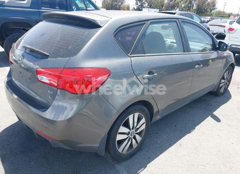 Photo 4 of 2013 Kia Forte EX (VIN KNAFU5A22D5701964)