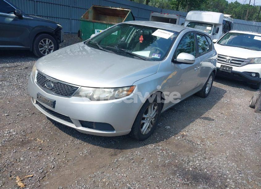 Photo 2 of 2011 Kia Forte EX (VIN KNAFU5A25B5442156)