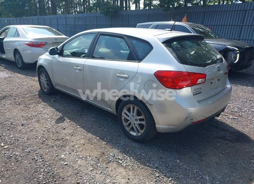 Photo 3 of 2011 Kia Forte EX (VIN KNAFU5A25B5442156)