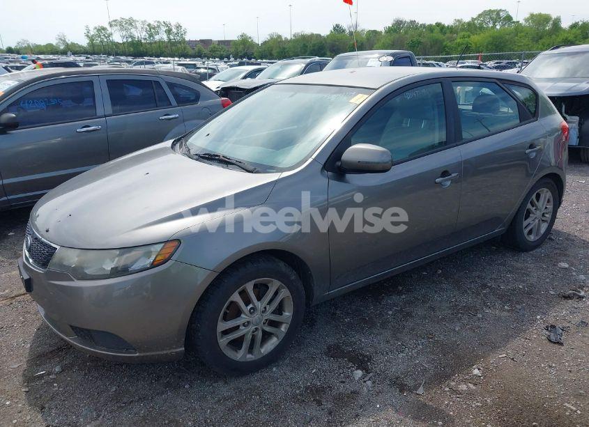 Photo 2 of 2011 Kia Forte EX (VIN KNAFU5A28B5418322)