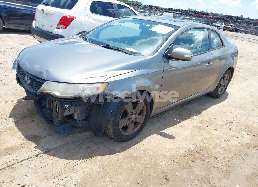 Photo 2 of 2010 Kia Forte KOUP EX (VIN KNAFU6A20A5186884)