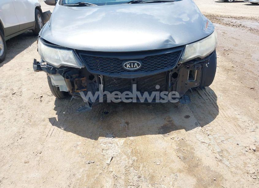 Photo 6 of 2010 Kia Forte KOUP EX (VIN KNAFU6A20A5186884)