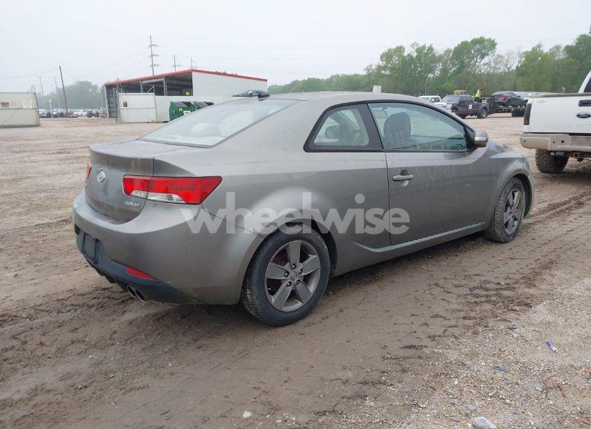 Photo 4 of 2010 Kia Forte KOUP EX (VIN KNAFU6A28A5152465)
