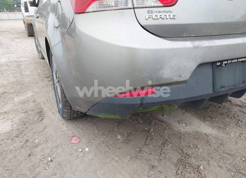 Photo 6 of 2010 Kia Forte KOUP EX (VIN KNAFU6A28A5152465)