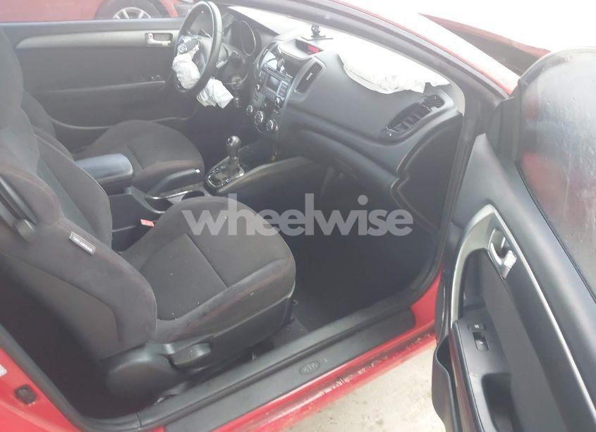 Photo 5 of 2011 Kia Forte KOUP SX (VIN KNAFW6A30B5331622)