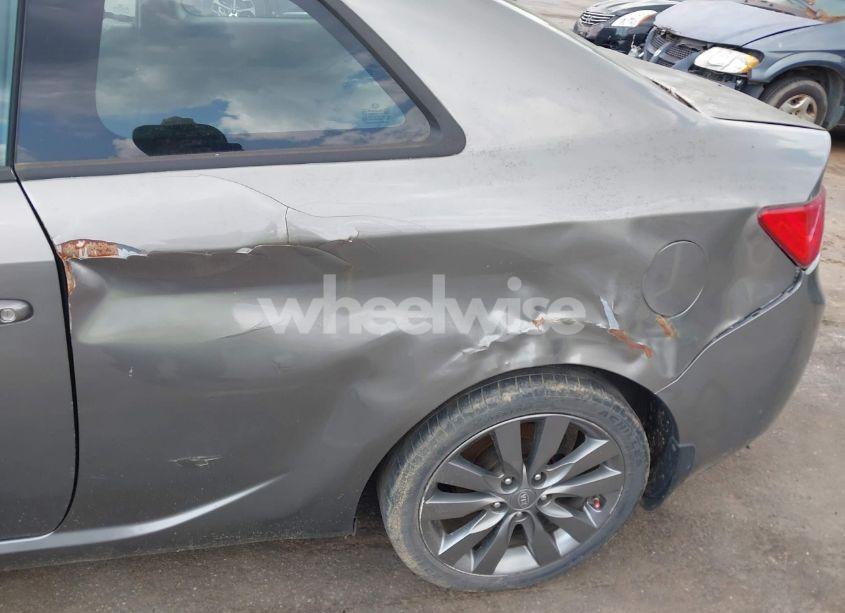 Photo 6 of 2013 Kia Forte KOUP SX (VIN KNAFW6A36D5671165)