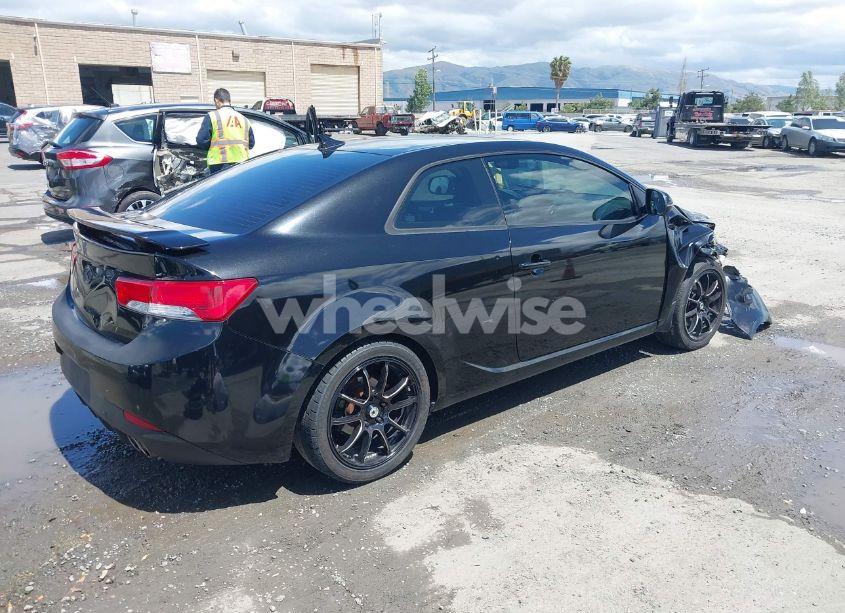 Photo 4 of 2013 Kia Forte KOUP SX (VIN KNAFW6A37D5693014)