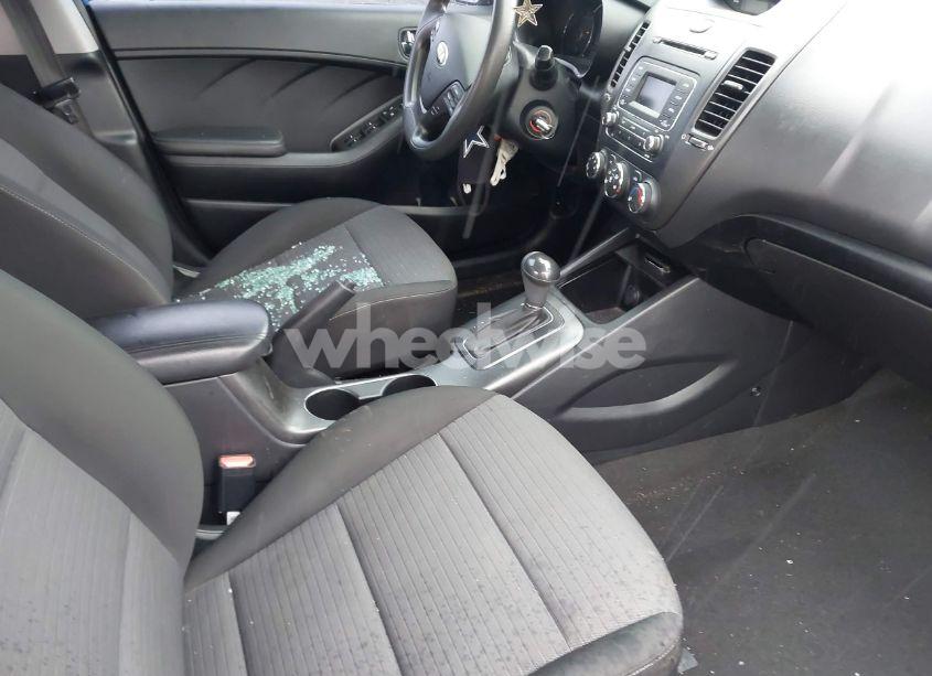 Photo 5 of 2015 Kia Forte LX (VIN KNAFX4A60F5259581)