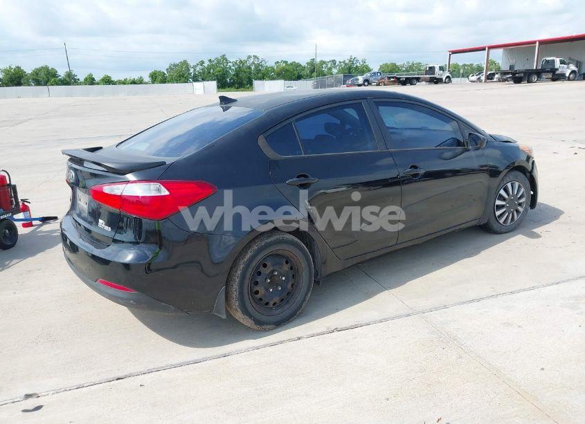 Photo 4 of 2015 Kia Forte LX (VIN KNAFX4A60F5376478)