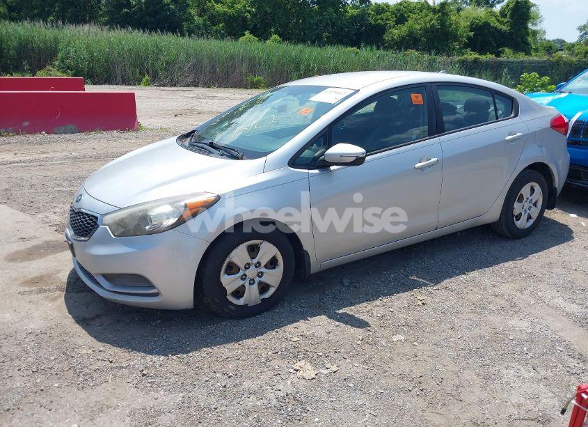 Photo 2 of 2015 Kia Forte LX (VIN KNAFX4A61F5351055)