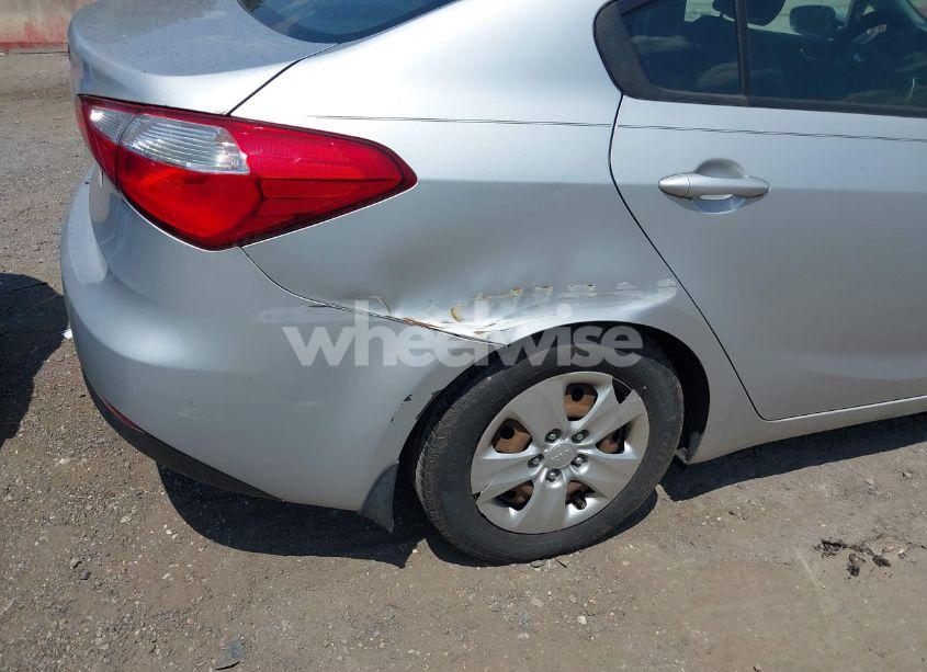 Photo 6 of 2015 Kia Forte LX (VIN KNAFX4A61F5351055)