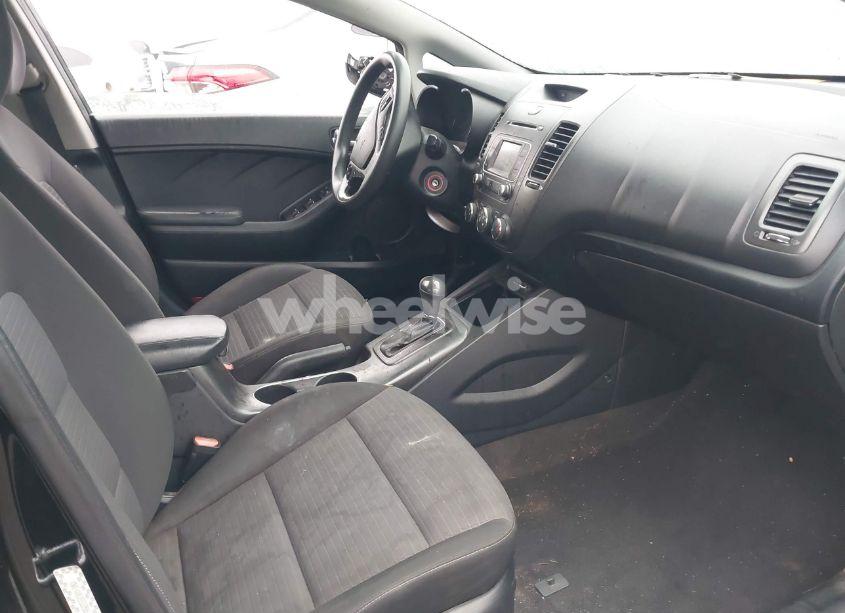 Photo 5 of 2016 Kia Forte LX (VIN KNAFX4A62G5532666)