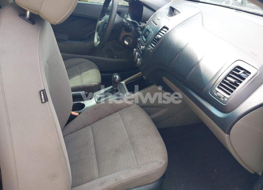 Photo 5 of 2014 Kia Forte LX (VIN KNAFX4A63E5126070)