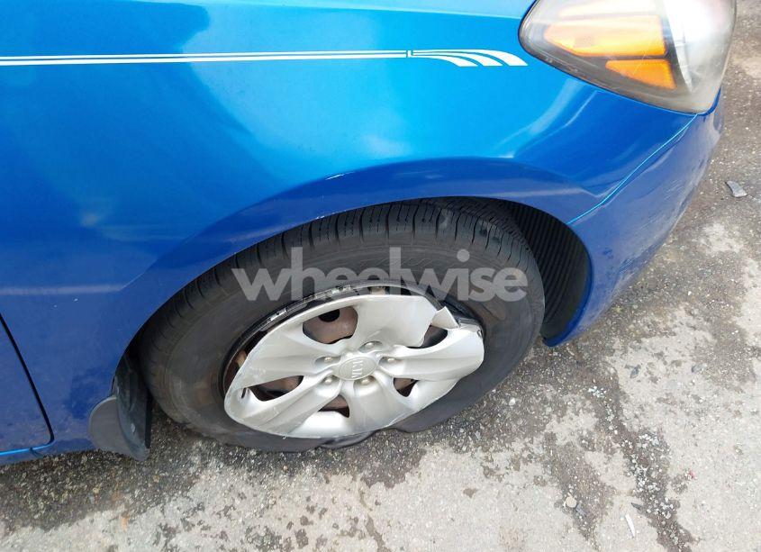 Photo 6 of 2015 Kia Forte LX (VIN KNAFX4A63F5313200)