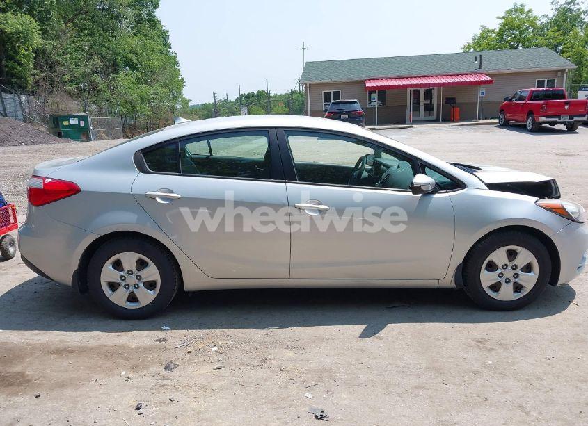 Photo 13 of 2015 Kia Forte LX (VIN KNAFX4A63F5374935)