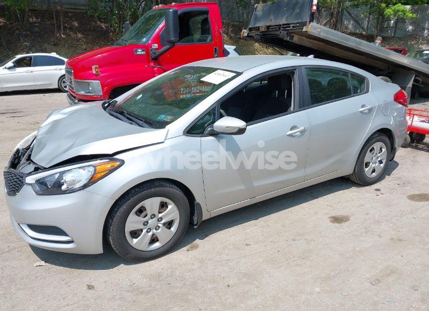 Photo 2 of 2015 Kia Forte LX (VIN KNAFX4A63F5374935)