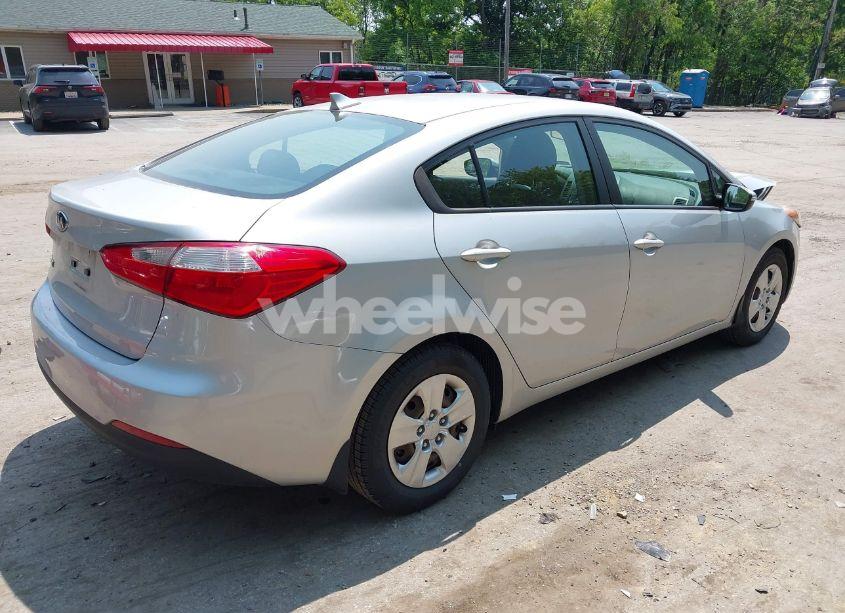 Photo 4 of 2015 Kia Forte LX (VIN KNAFX4A63F5374935)