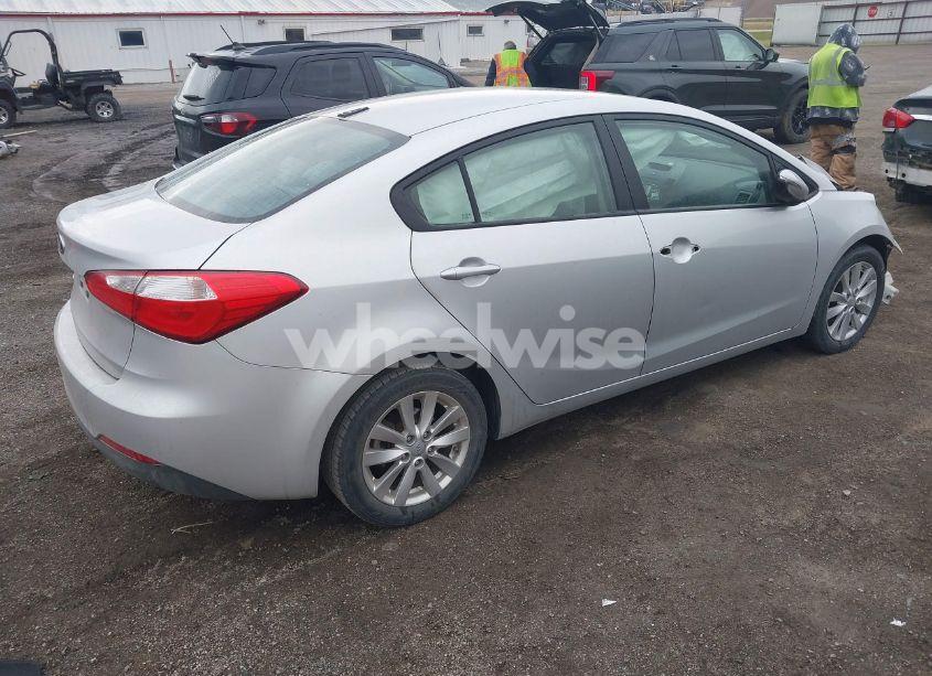 Photo 4 of 2016 Kia Forte LX (VIN KNAFX4A63G5457329)