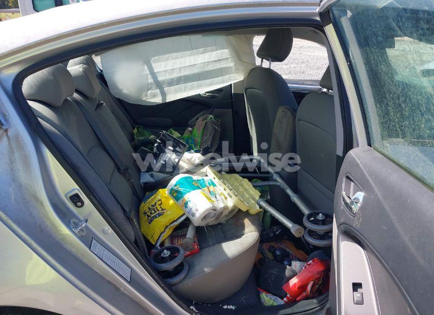 Photo 8 of 2015 Kia Forte LX (VIN KNAFX4A64F5399990)